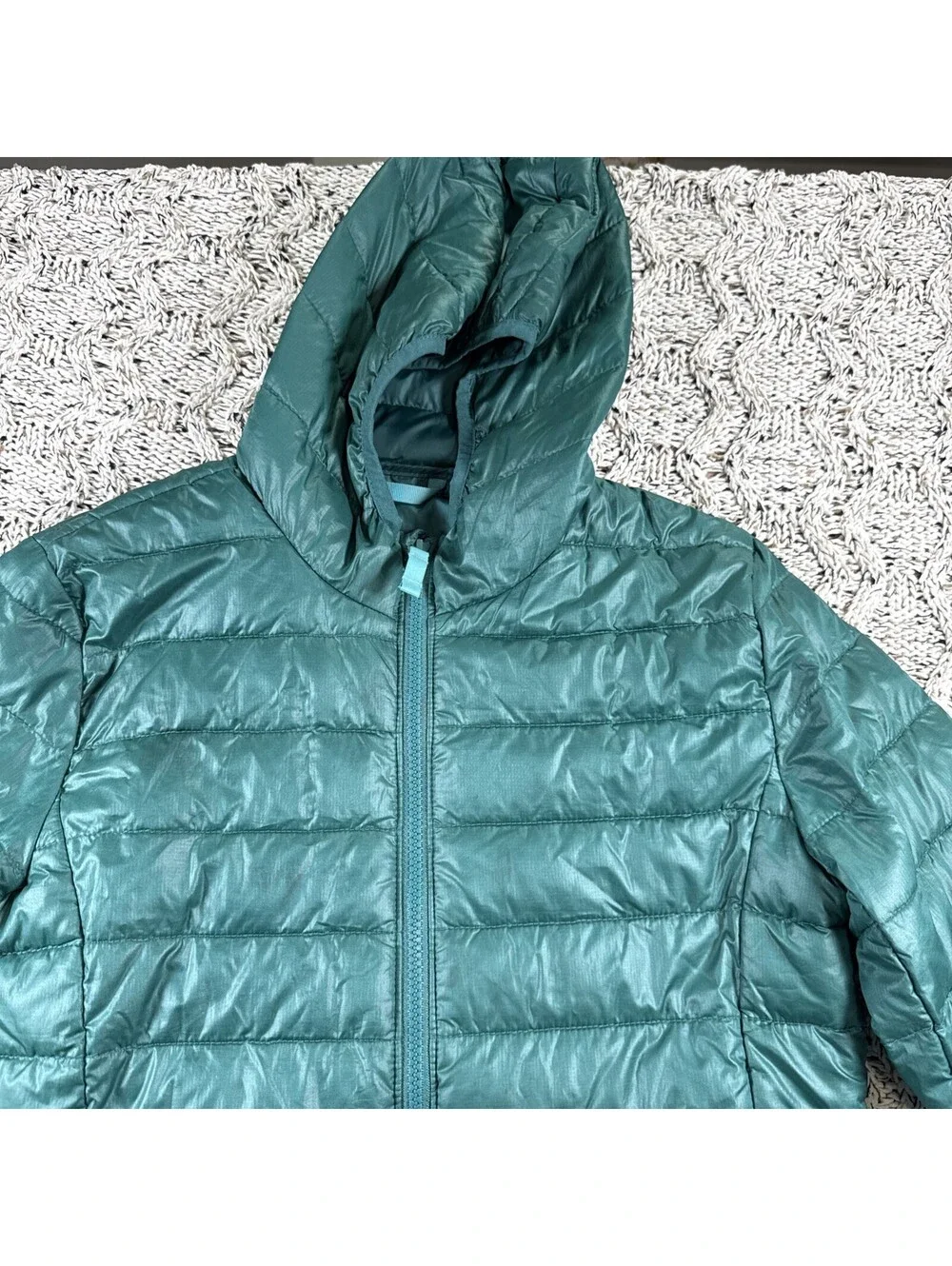 Primary Kids Puffer Jacket Size 12 Green Hooded Lightweight Insulated Coat Youth